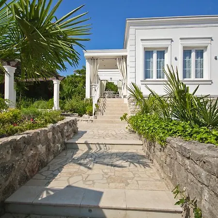 Apartman House Eufemia *