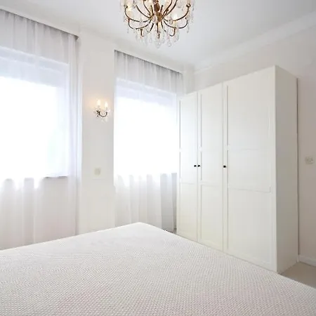 House Eufemia Apartman *